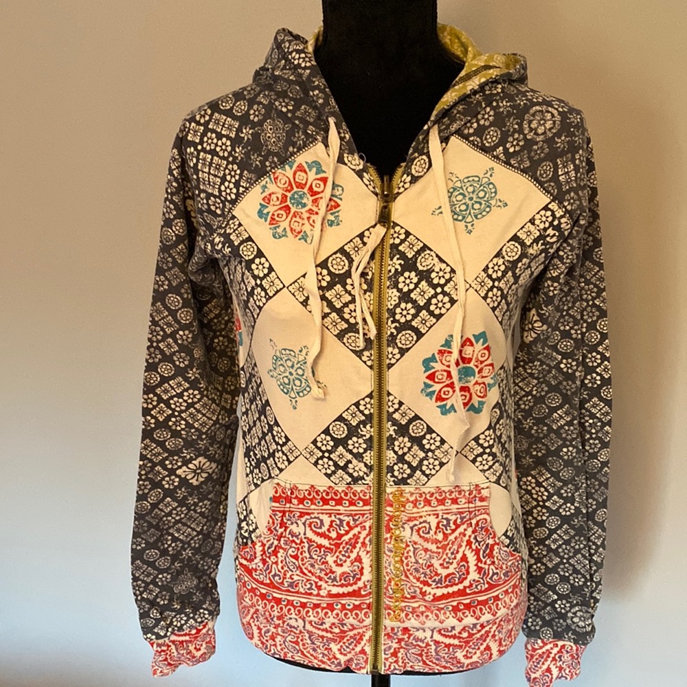 Billabong hooded sweater size S